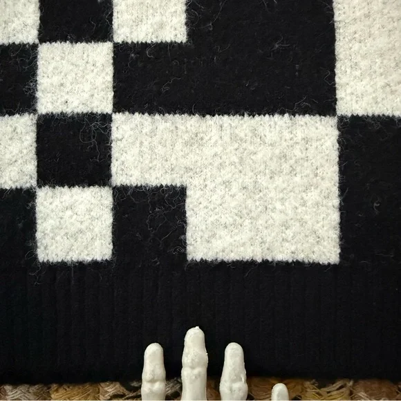 Vans Courtyard Checker Sweater Vest in Black and White Oversized ~ Size Small - Picture 6 of 7